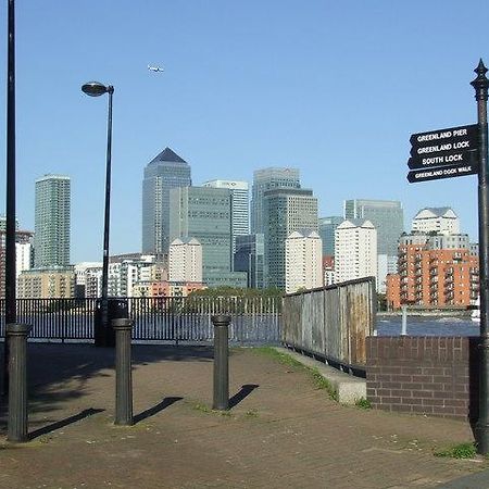 Surrey Quays Studio Londra Exterior foto